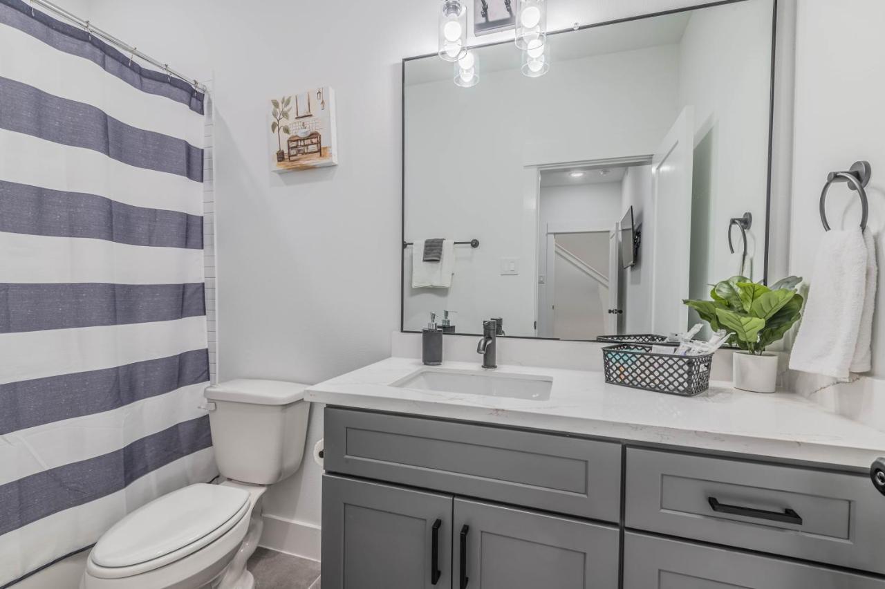Вилла Cozy Duplex Mins To Dt/ Mctr, Free Wi-Fi/ Parking Хьюстон Экстерьер фото