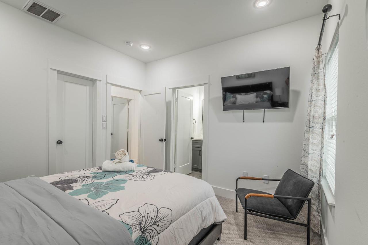 Вилла Cozy Duplex Mins To Dt/ Mctr, Free Wi-Fi/ Parking Хьюстон Экстерьер фото